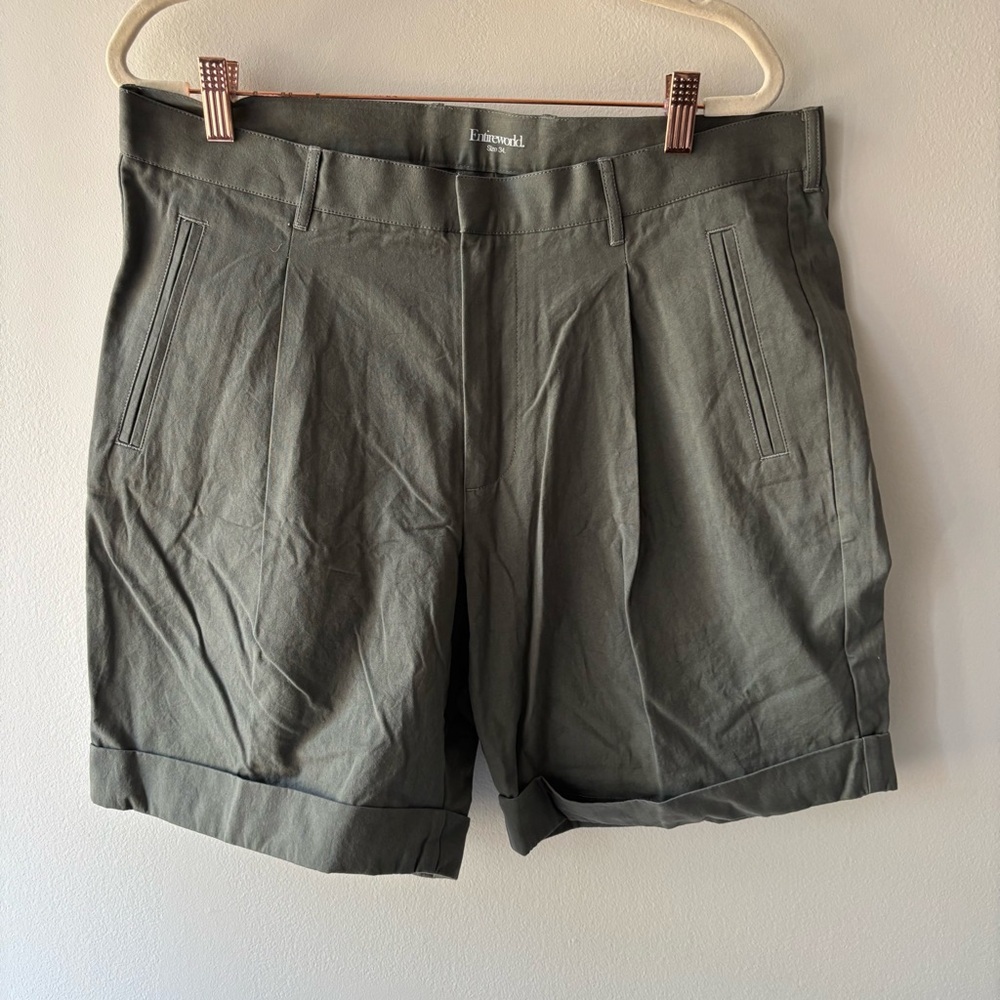 Entireworld. Mens 100% cotton  Shorts Size 34‎ pleated Rare Deadstock